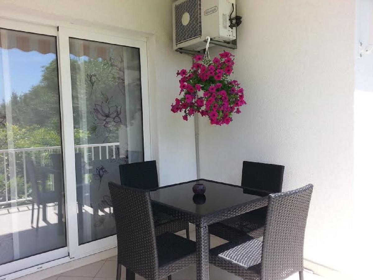 Apartment Green Oasis Split Bagian luar foto
